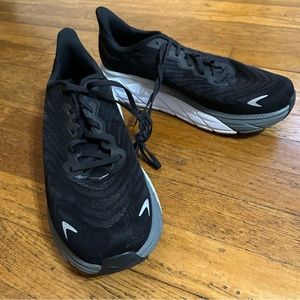 Hoka Arahi 6 - Men's 10 SALE!